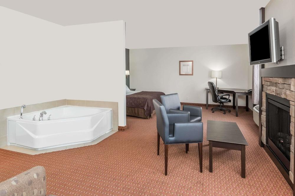 ซูเปอร์ 8 บาย วินด์แฮม ควิเบกซิตี้ Hotel ภายนอก รูปภาพ