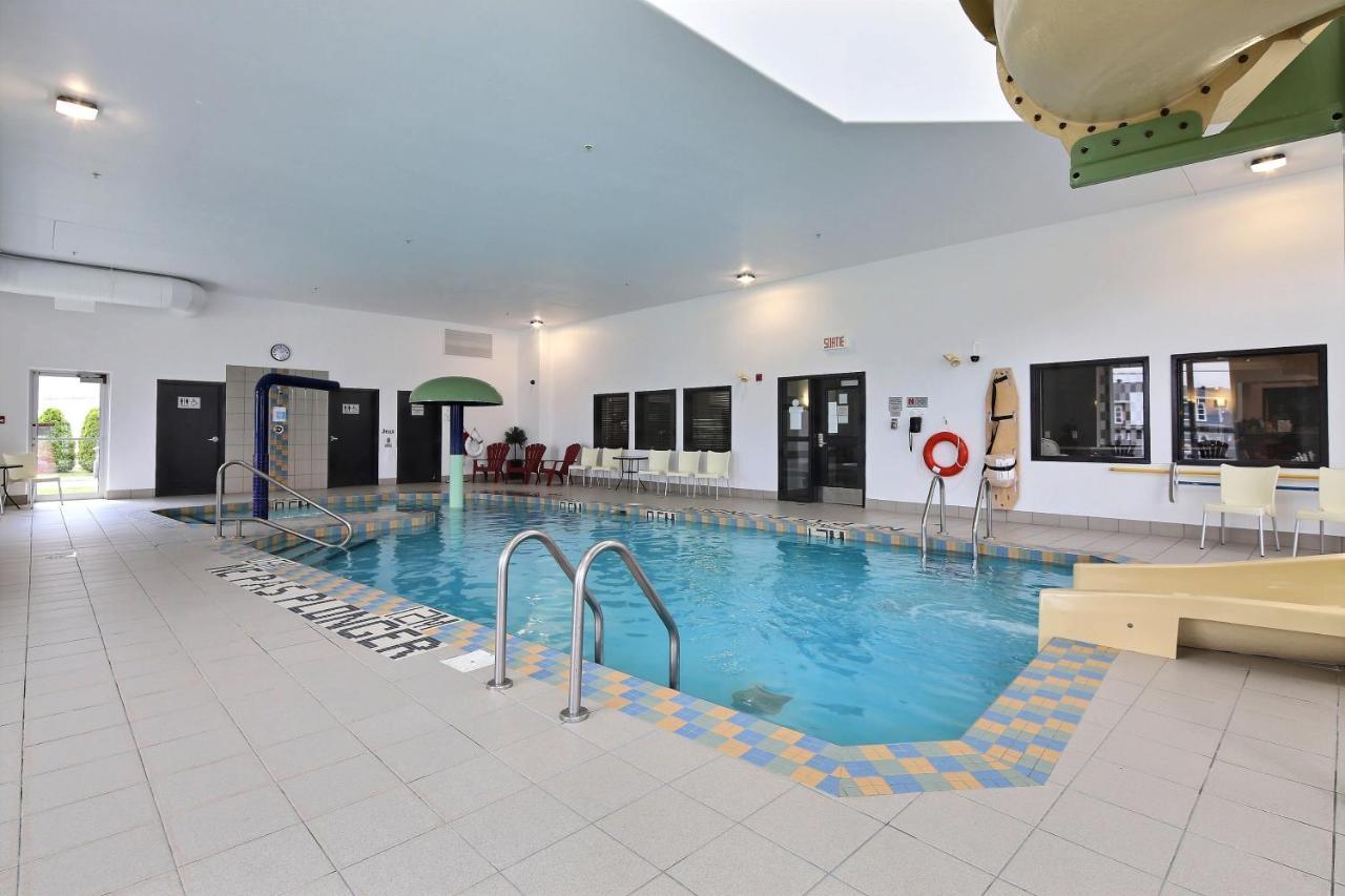 ซูเปอร์ 8 บาย วินด์แฮม ควิเบกซิตี้ Hotel ภายนอก รูปภาพ